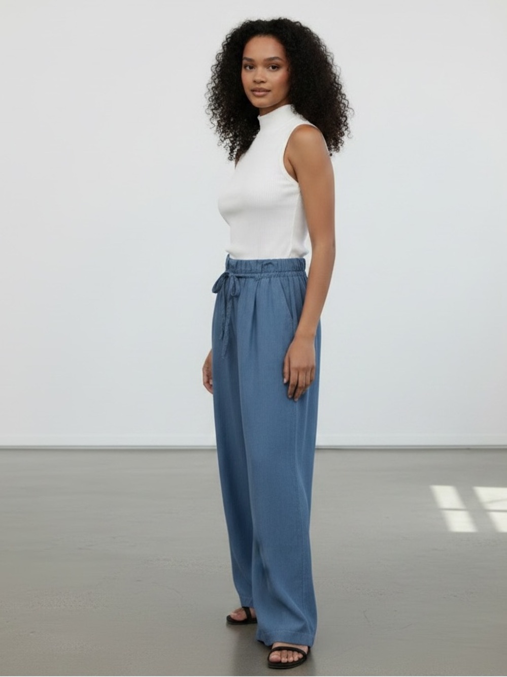 1515 • Blue Chambray Lyocell Soft Belted Stretch Waist Wide Leg Pocket Pants - Picture 3 of 5